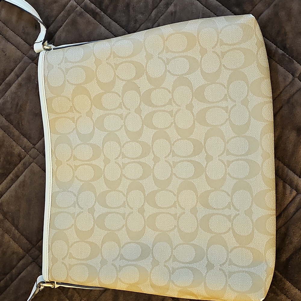 Coach Crossbody - Picture 11 of 16